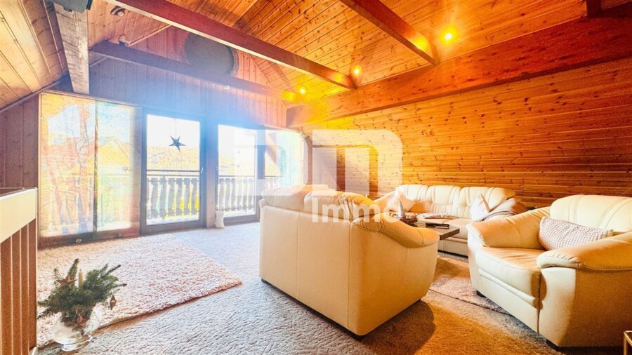 Ein-bis Zweifamilienhaus mit Anbauten auf 1.250 m² Traumgrundstück mit Panoramablick - Anbau OG / DG Studio Wohnbereich